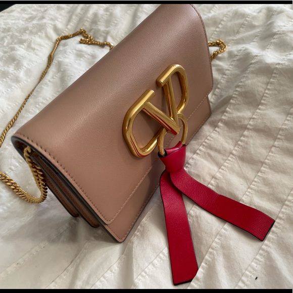 Valentino Garavani VLogo Chain Bag - Picture 2 of 13